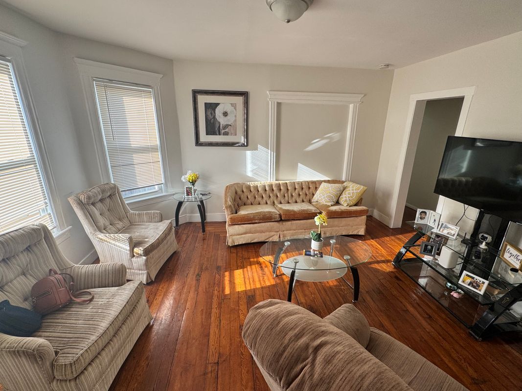 Foto principal - 129-131 Wilbraham Avenue, 1