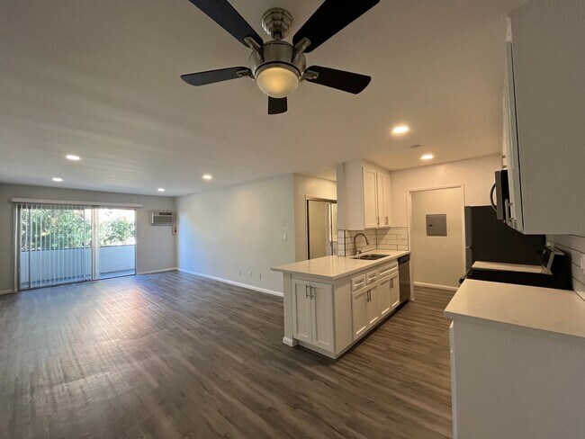 Foto del interior - 1635 North Martel Avenue