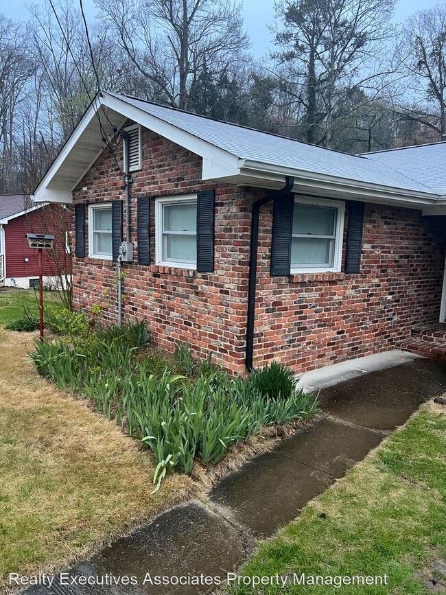 Building Photo - 3 br, 2 bath House - 312 Delaware Avenue