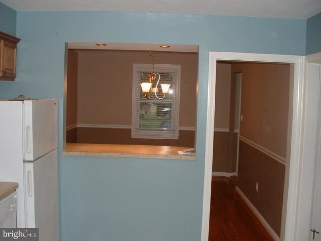 Building Photo - 36 S Malin Rd