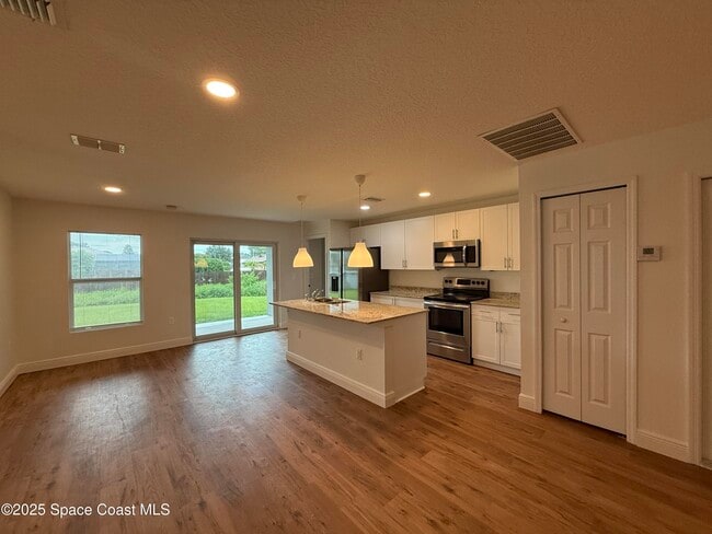 Building Photo - 1382 Giralda Cir NW
