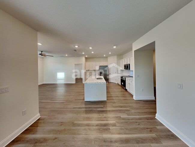 Building Photo - 3735 Ctr Cv Ln