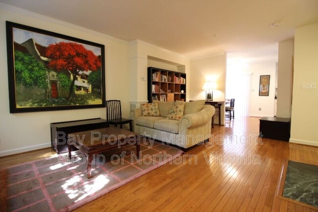 Foto del edificio - 2304 GREENBRIER COURT