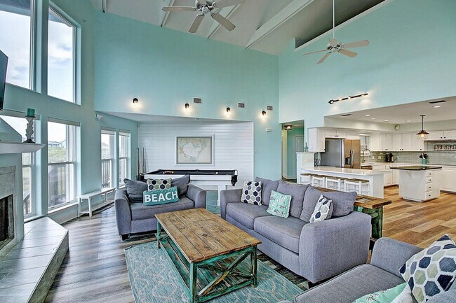 Building Photo - 9 La Playa