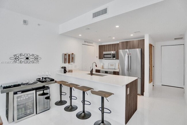 Building Photo - 488 NE 18th St