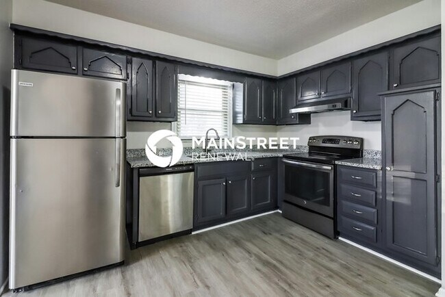 Building Photo - 4 Bedroom Pet-Friendly Home in BELTON, MO with Main Street Renewal