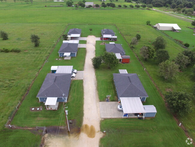 Building Photo - House A - 1252 Chace Rd., Winnie, TX 77665