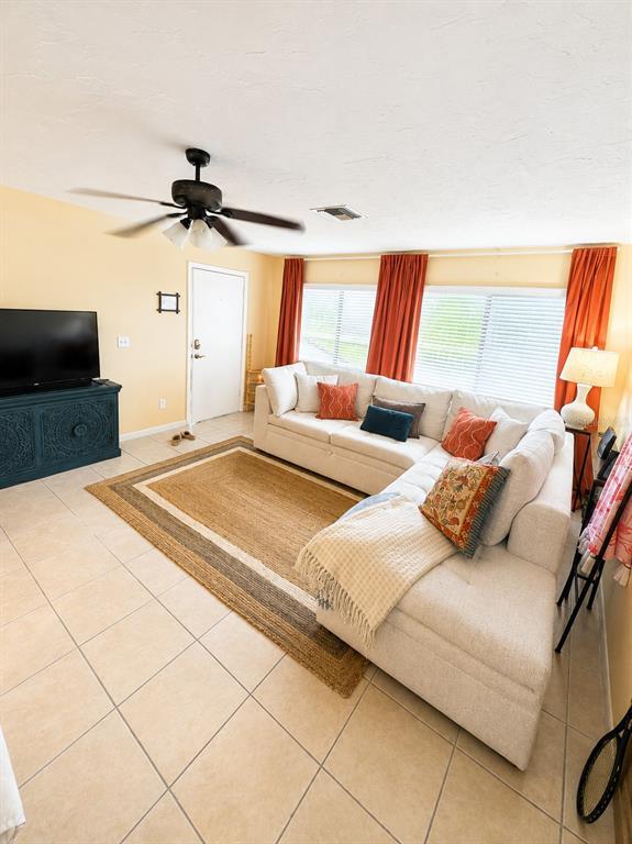 Foto del edificio - 6327 Midnight Pass Rd
