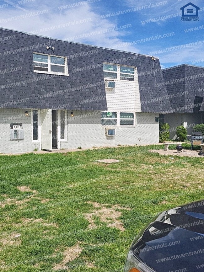 Building Photo - 2110 NW Lindy Ave