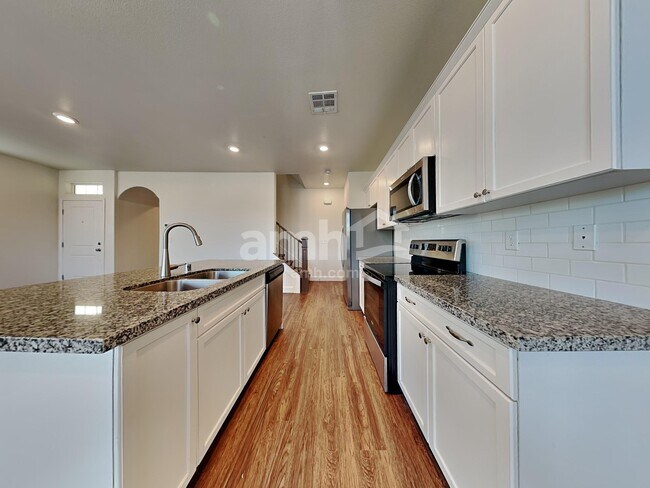 Foto del edificio - 1506 Garden Swing Ave