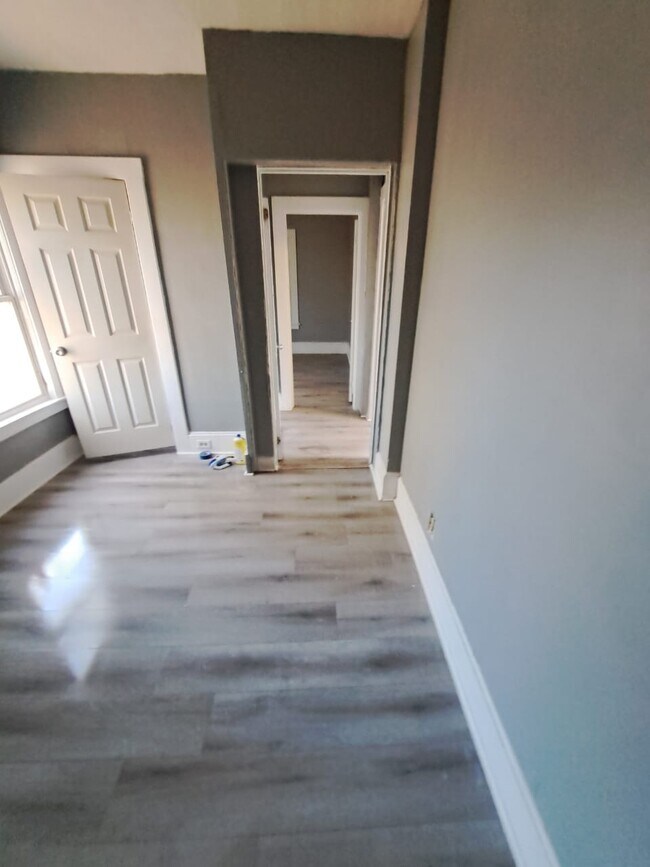 7001 S Salina St Unit 1Front, Nedrow, NY 13120 Apartments in Nedrow