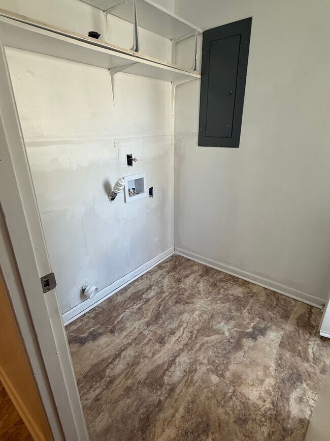 Foto del edificio - 101-103 N Redwood Ln