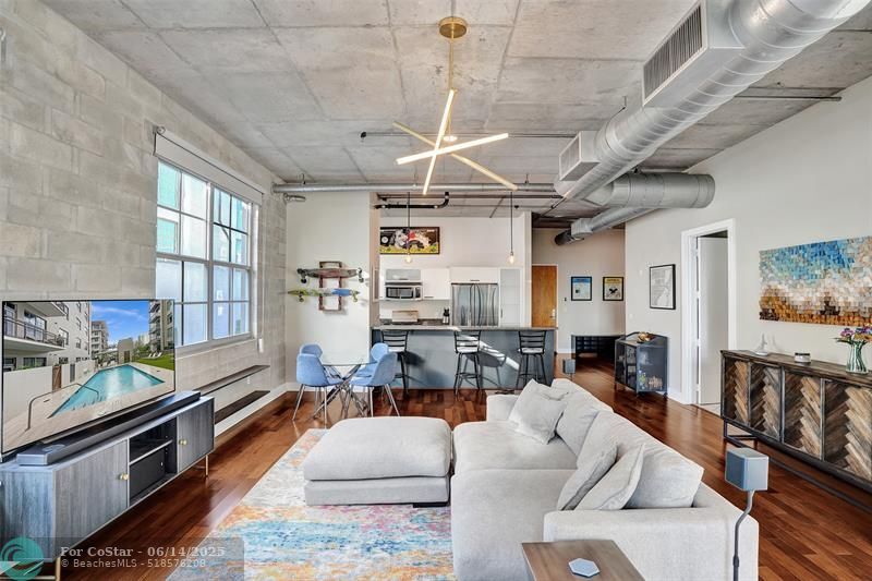 Foto principal - 411 NW 1st Ave