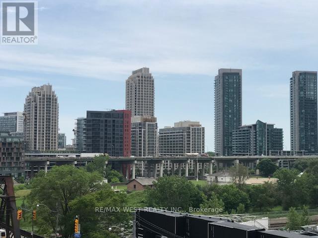 Photo du bâtiment - 27 Bathurst St