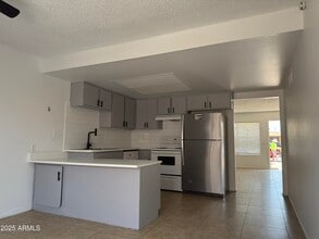 Building Photo - 5318 W Turney Ave