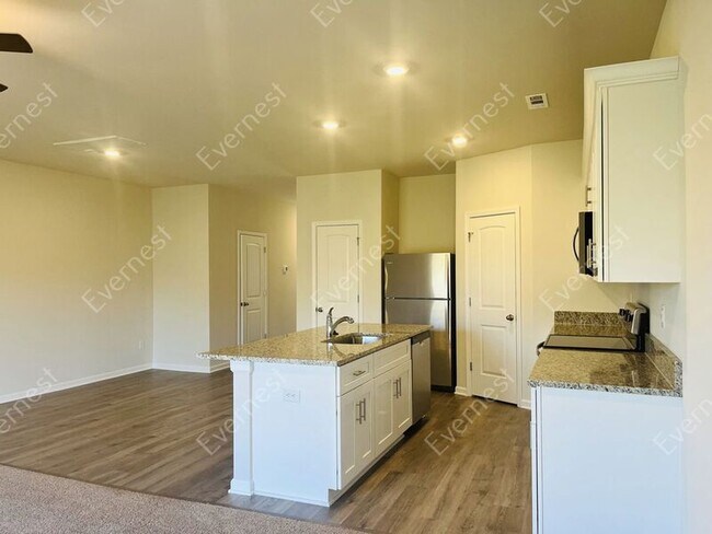 Building Photo - 607 Seidov Cobb Way