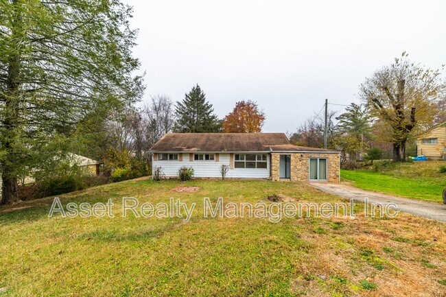 Foto del edificio - 4520 Nicholas Rd NW