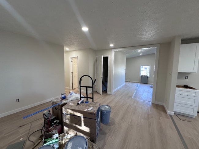 Foto del edificio - 305 Iroquois Ln