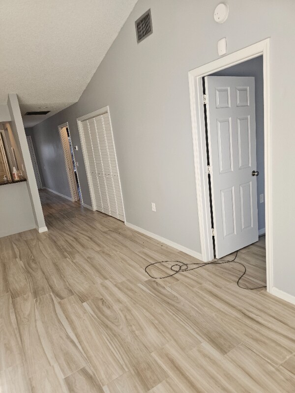 Foto del edificio - 6387 Gateway Ave