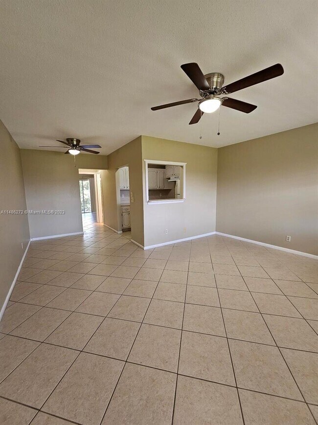 Foto del edificio - 139 Norwich F