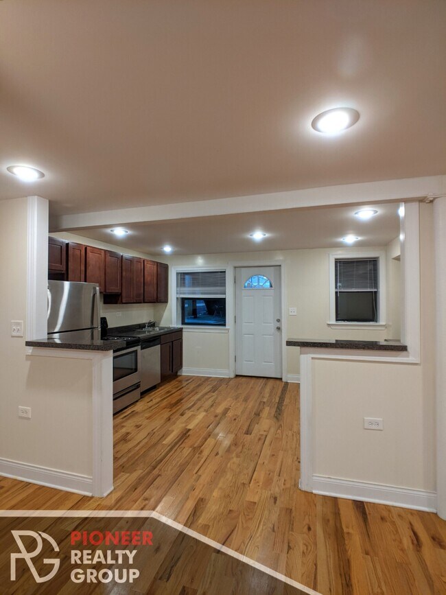 Foto del edificio - 1129 W Oakdale Ave