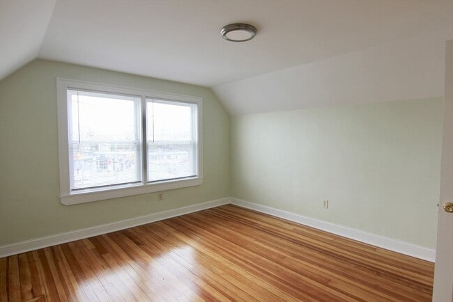 Building Photo - 989 Boylston St