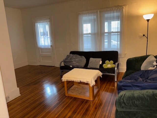 Living Room - 35 Langslow St