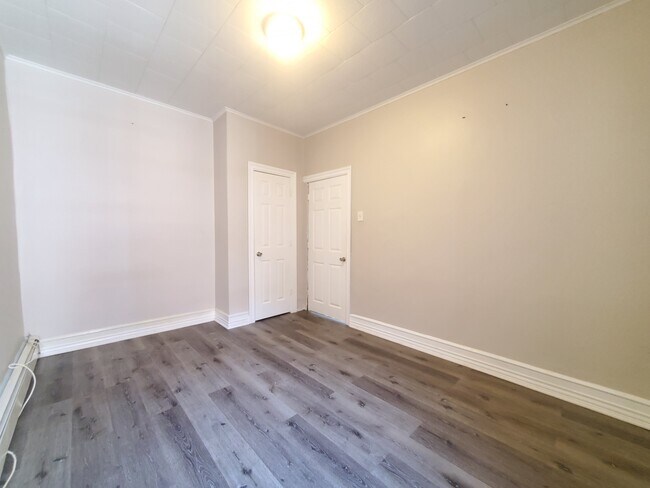 69 W 53rd St 5 - 67 W 53rd St