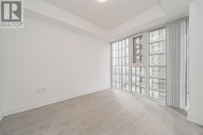 Building Photo - 50 Wellesley St E