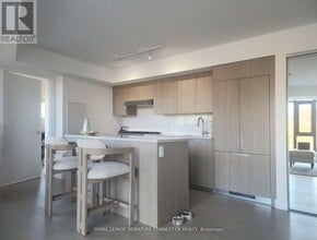 Building Photo - 160 Kingsway Crescent Building Photo - 160 Kingsway Crescent