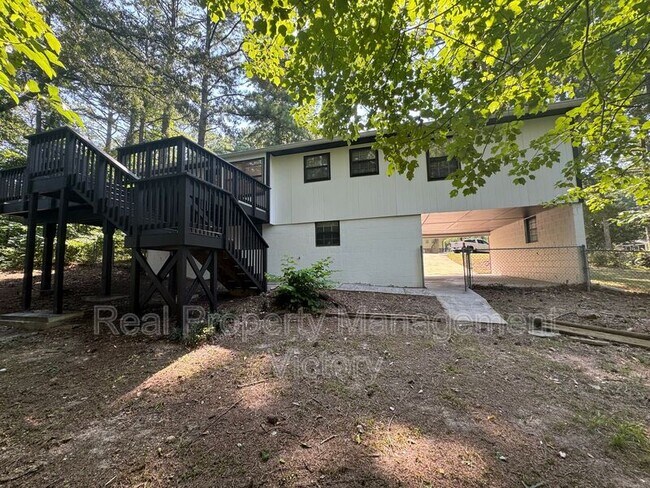 Building Photo - 408 Woodland Ct NE