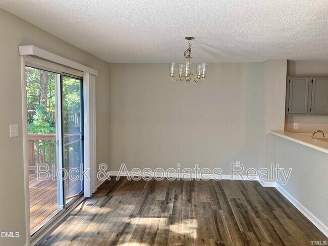 Foto del edificio - 117 Mint Hill Dr
