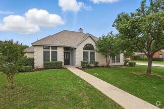 Building Photo - 501 Meadowood Ln