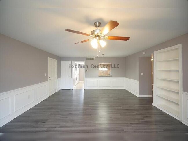 Foto del edificio - Lakefront Condo in Carrollwood!