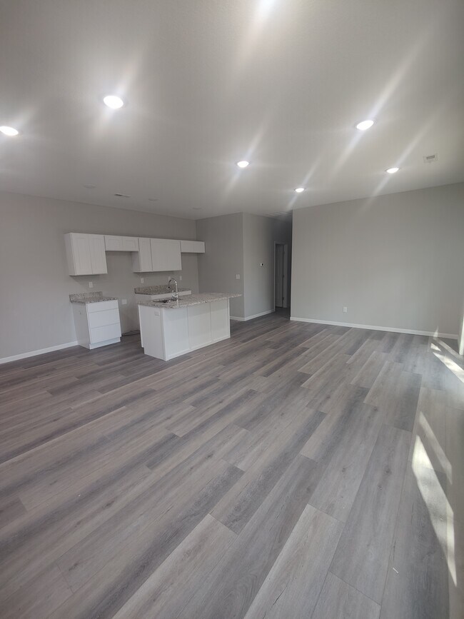 Foto del edificio - 5908 W 8th St N