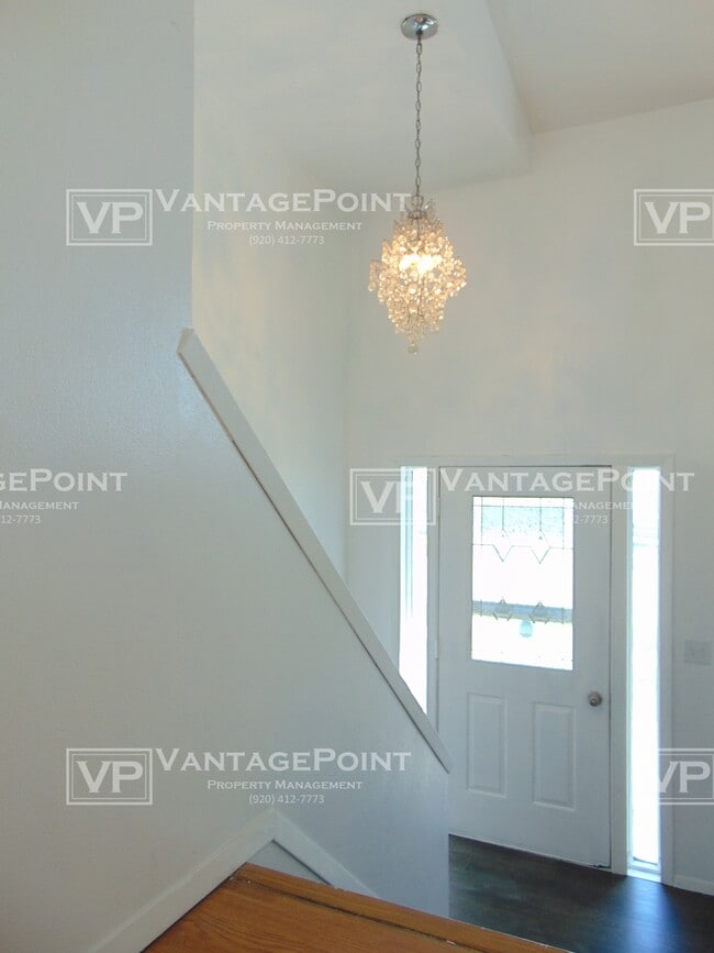 Building Photo - 433 S Kensington Dr