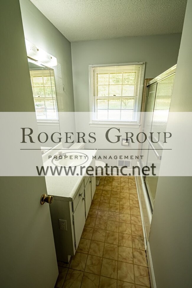 Building Photo - 929 Carroll Rd