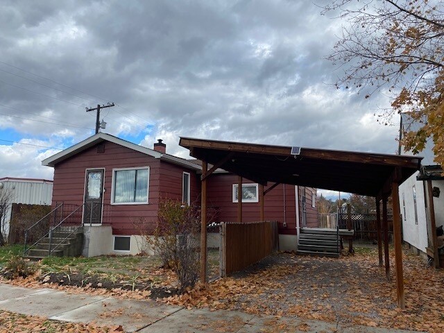 Building Photo - 1442 River St