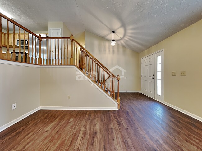 Building Photo - 17 Partridge Dr