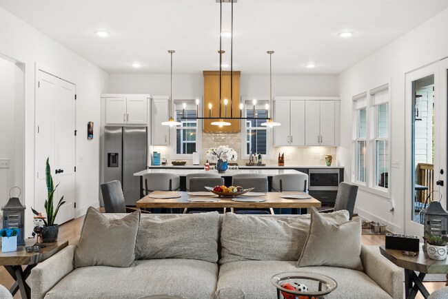 Building Photo - 550A Whispering Hills Dr