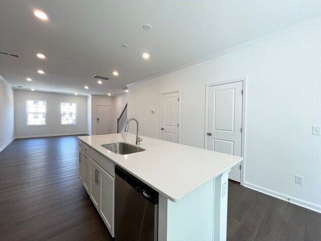 Building Photo - Newly Built 2BD, 2.5BA Apex Townhome in an HOA Community Near RDU Airport, RTP, and Fenton