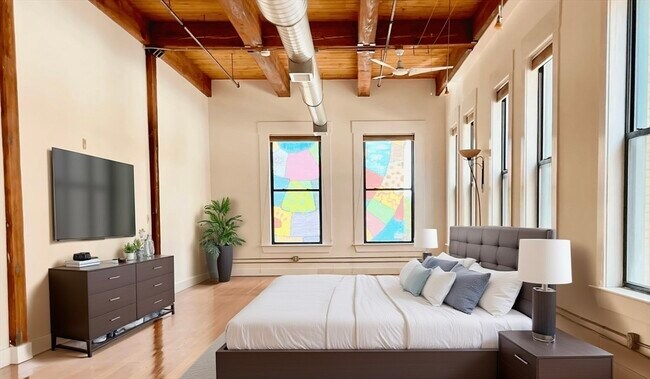 Building Photo - 49 Munroe St