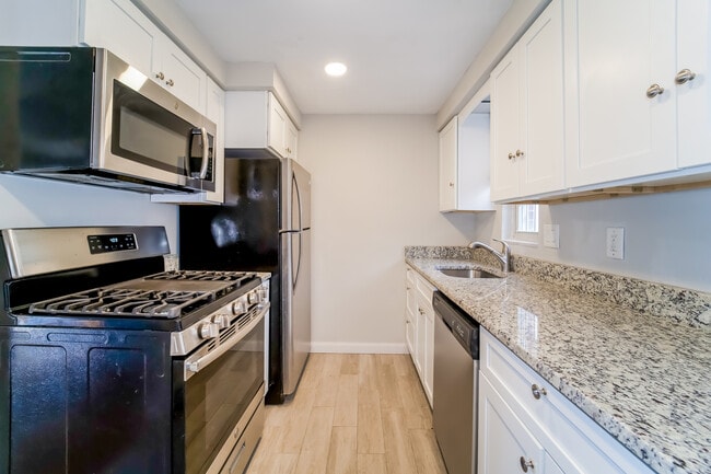 Building Photo - 602 Lamarido St