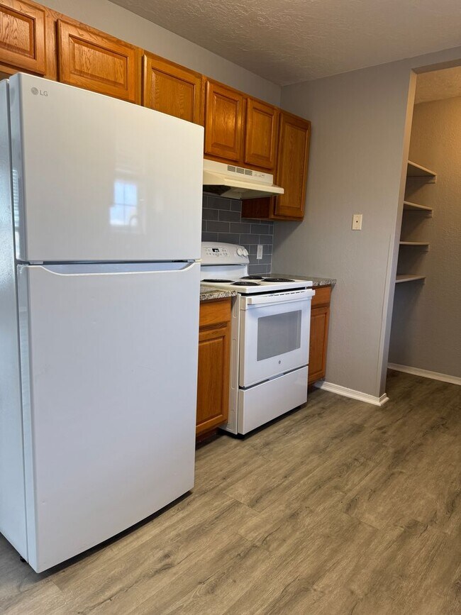 Foto del edificio - 1817 SW Jefferson- AVAILABLE NOW!