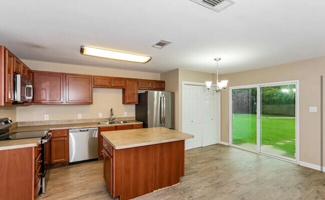 Foto del edificio - 2309 Tallowood Ct