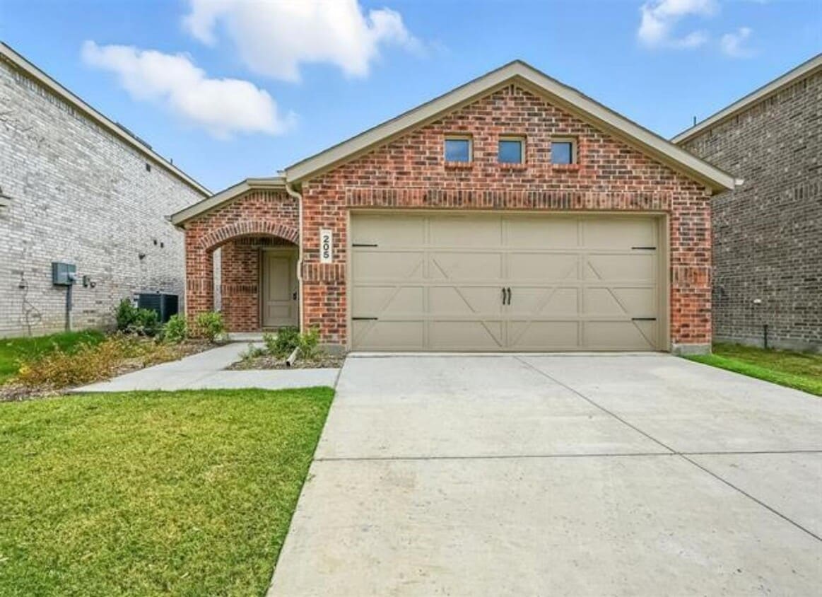 Foto principal - 205 Ashbrook St