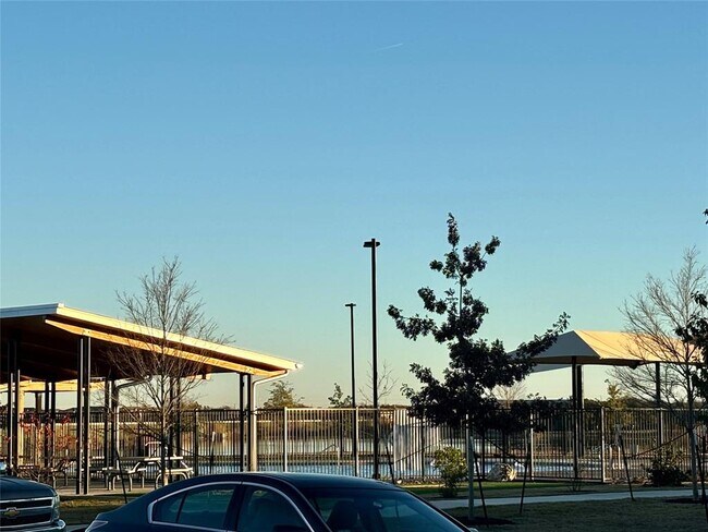 Building Photo - 1717 Devine Lake Bnd