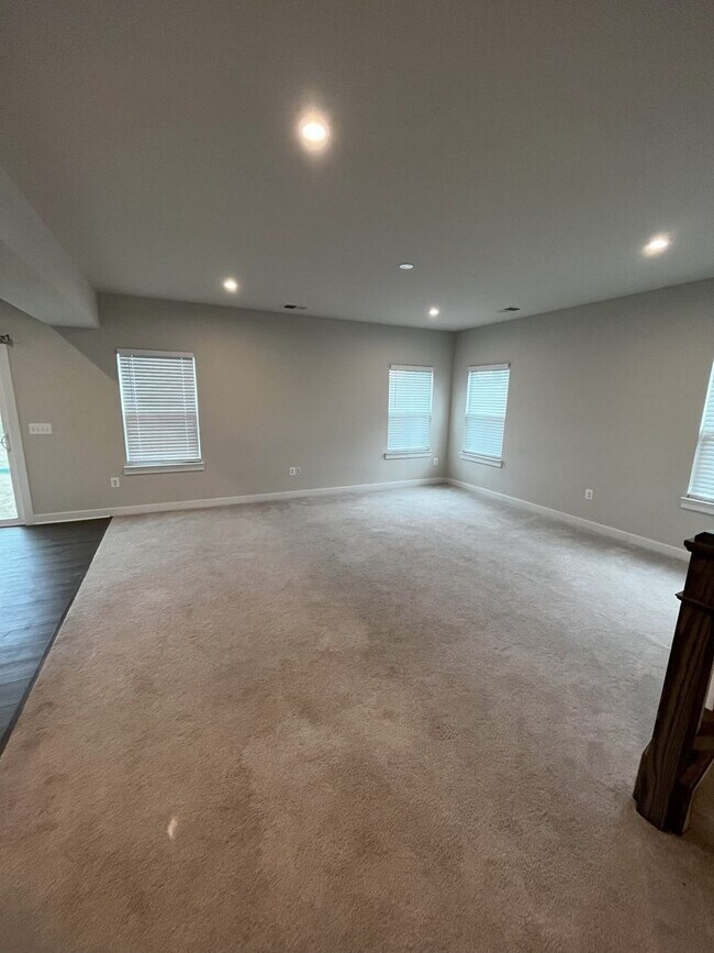 Building Photo - Single Family Home in the Crossings