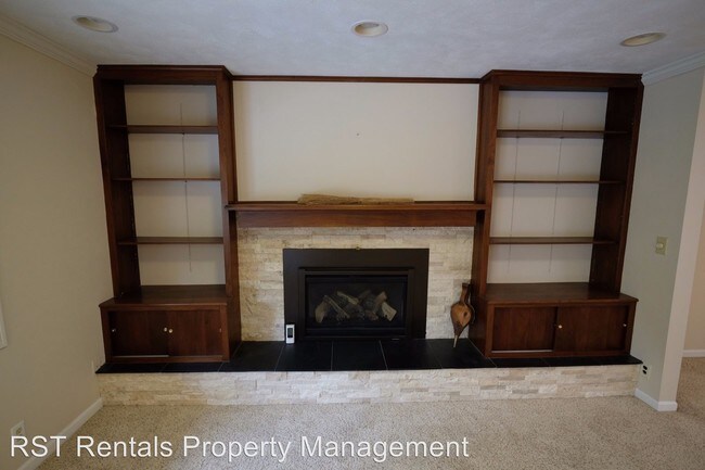 Building Photo - 3 br, 3.5 bath House - 5 Canterbury Ct