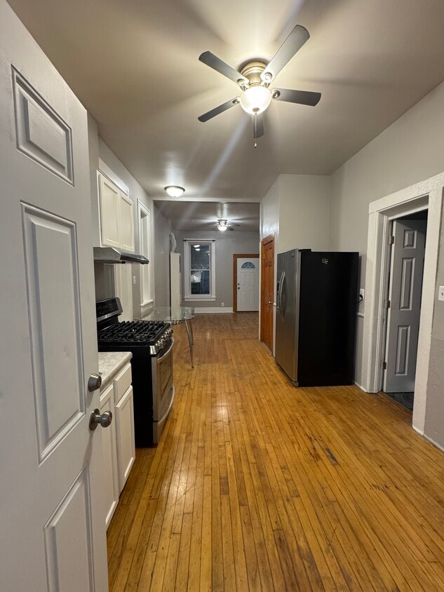 Foto principal - 3353 S Emerald Ave